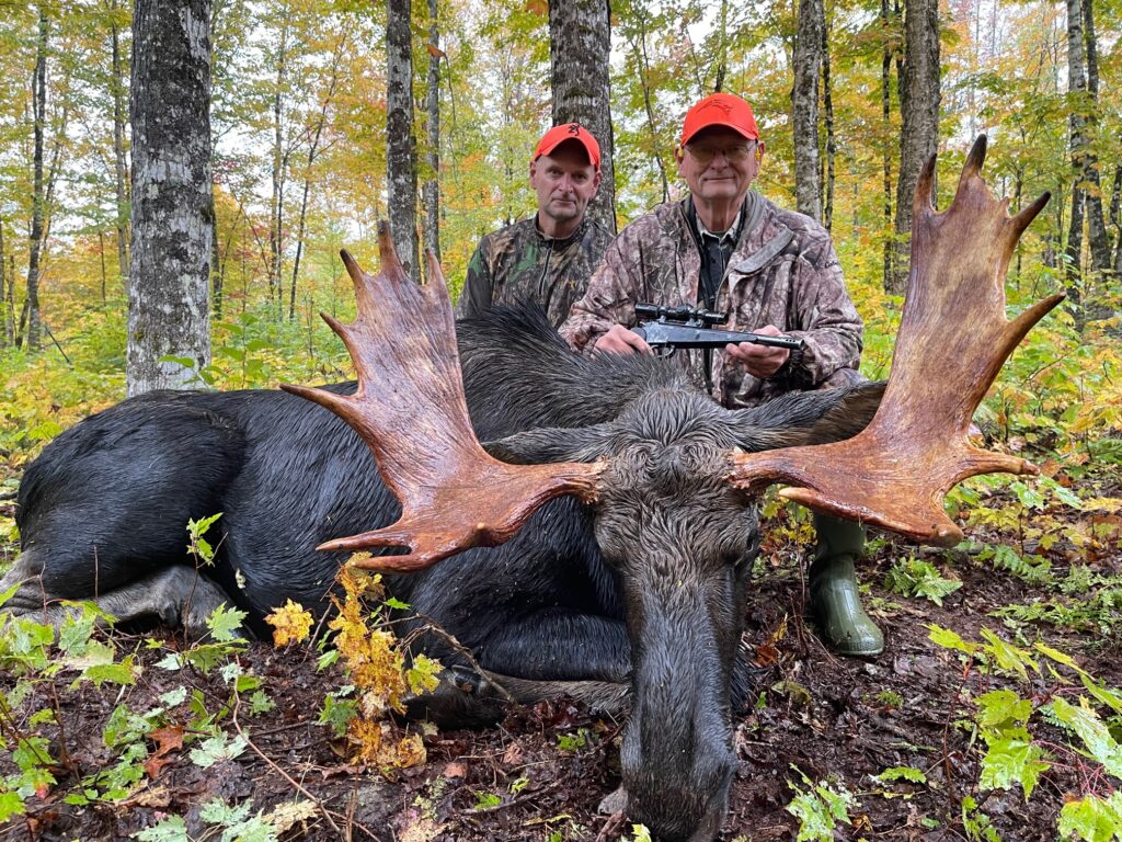 Maine Moose Hunting Outfitter & Guide in WMD 1,2,3,4,5,6,&11.